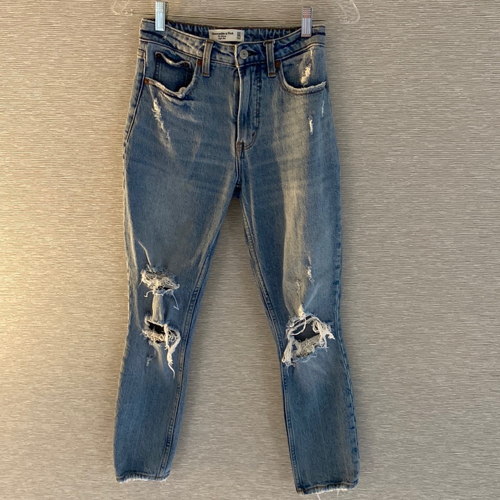 Abercrombie-skinny-Curve Love Jean in light wash